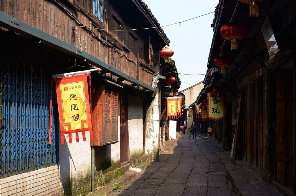 吴京发声：功夫大侠过时了？网友热议武侠电影出路何在